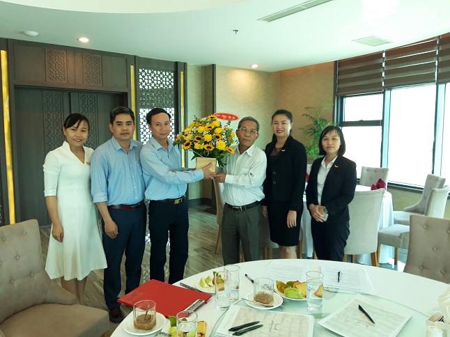 Ký kết hợp tác đào tạo với Khách sạn Mương Thanh Luxury Khánh Hòa