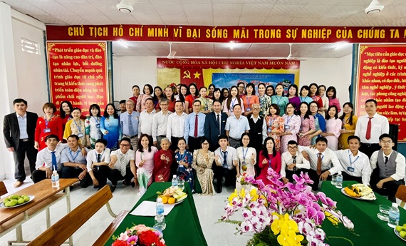 Trường Trung cấp Kinh tế Khánh Hòa tổ chức kỷ niệm 41 năm ngày nhà giáo Việt Nam 20-11