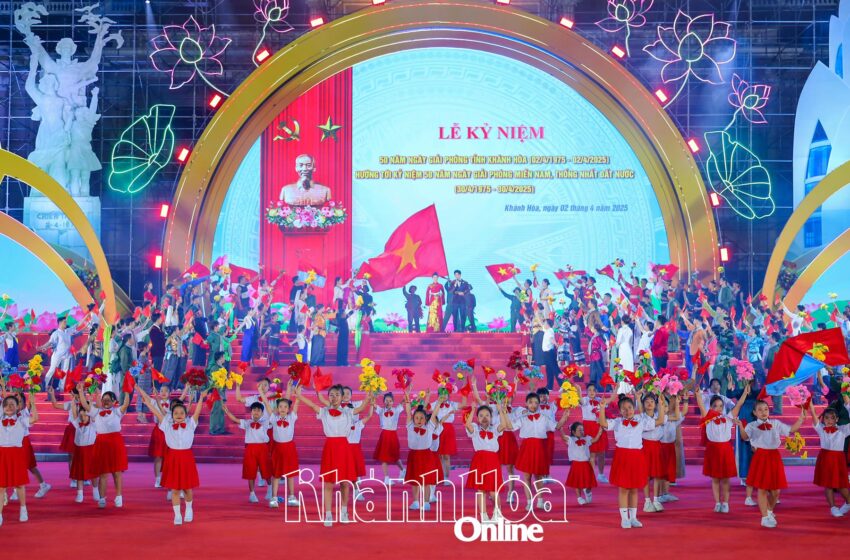  Trang trọng và ý nghĩa Lễ kỷ niệm 50 năm Ngày Giải phóng tỉnh Khánh Hòa