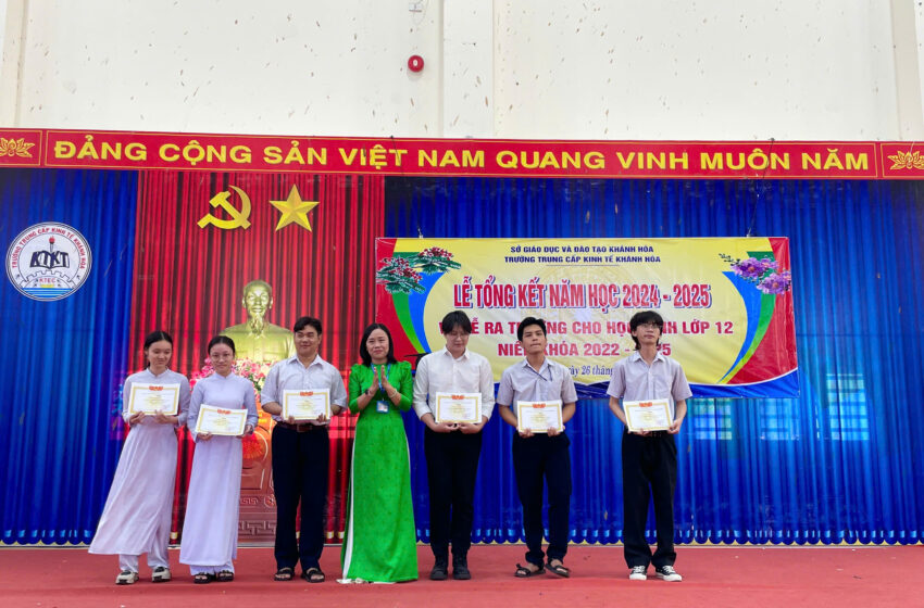  Trường Trung cấp Kinh tế Khánh Hòa tổ chức Lễ tổng kết năm học 2024-2025 và Lễ ra trường cho học sinh khối 12