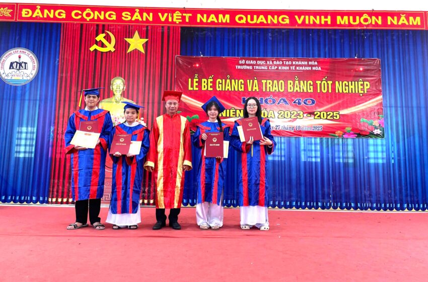  Trường Trung cấp Kinh tế Khánh Hòa tổ chức lễ bế giảng và trao bằng tốt nghiệp cho học sinh khóa 40 (đợt 2, năm 2025)